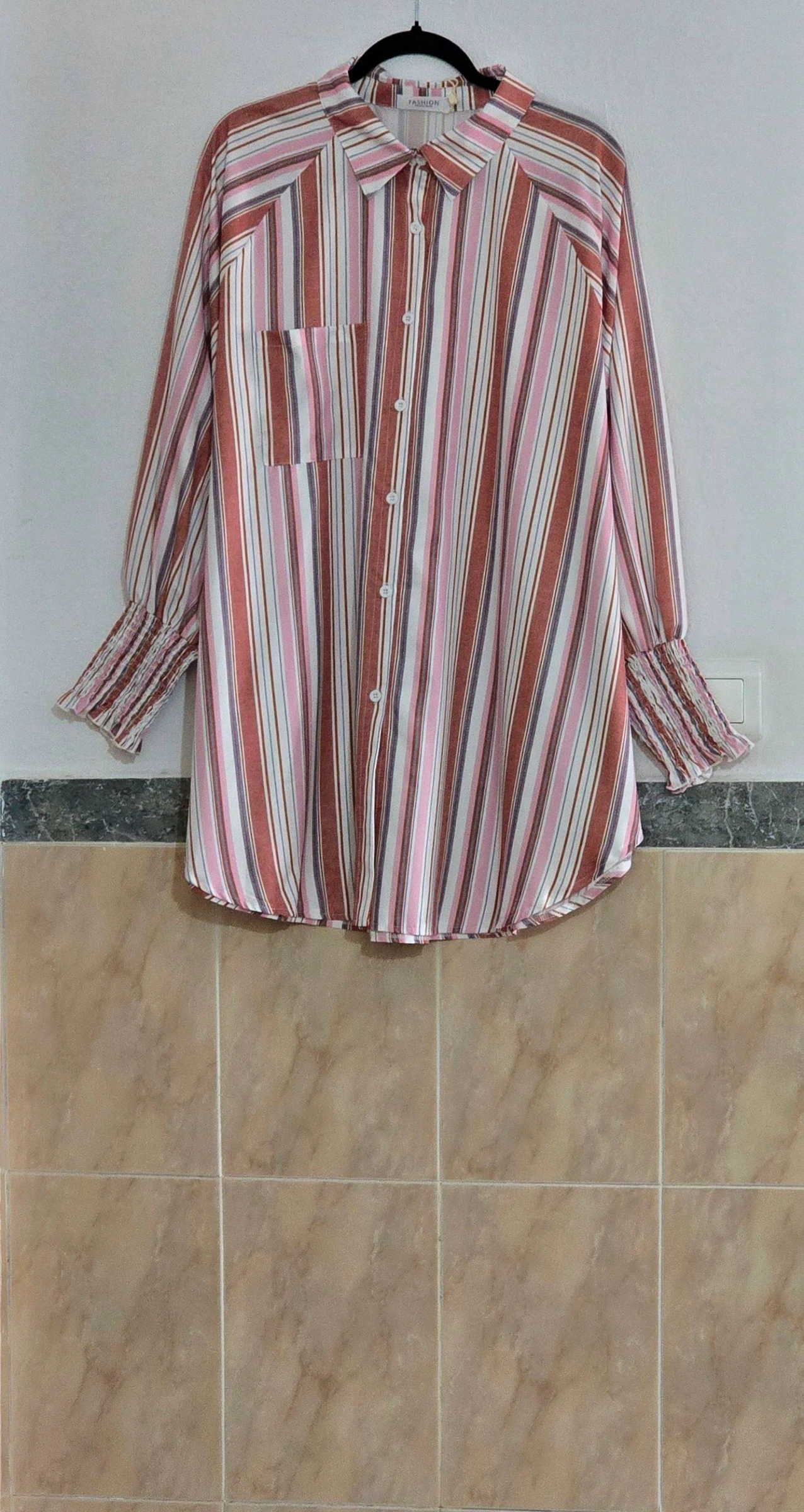 Camisa de rayas multicolor con elástico en puños  – photo 7